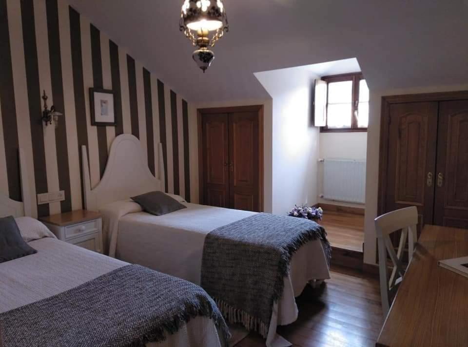 Hotel Rural Oscos Villanueva de Oscos ภายนอก รูปภาพ